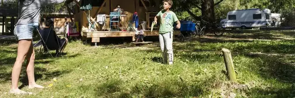 Camping Les Châteaux - Huttopia