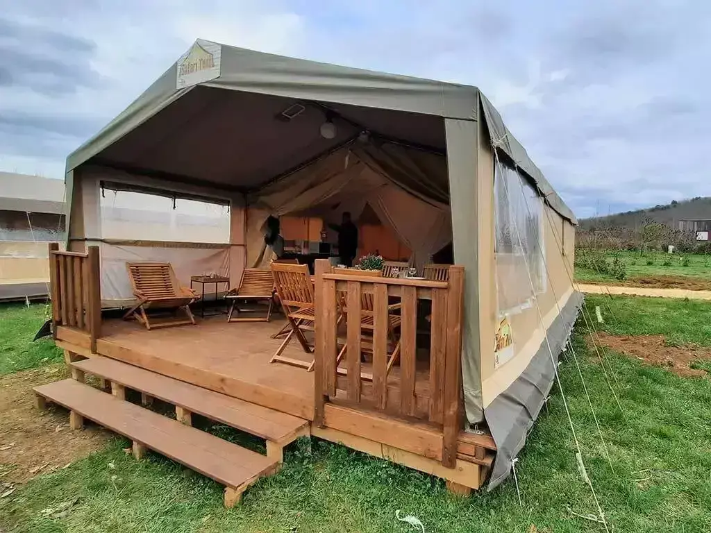 Tenda Safari Camping Les Chênes Clairs