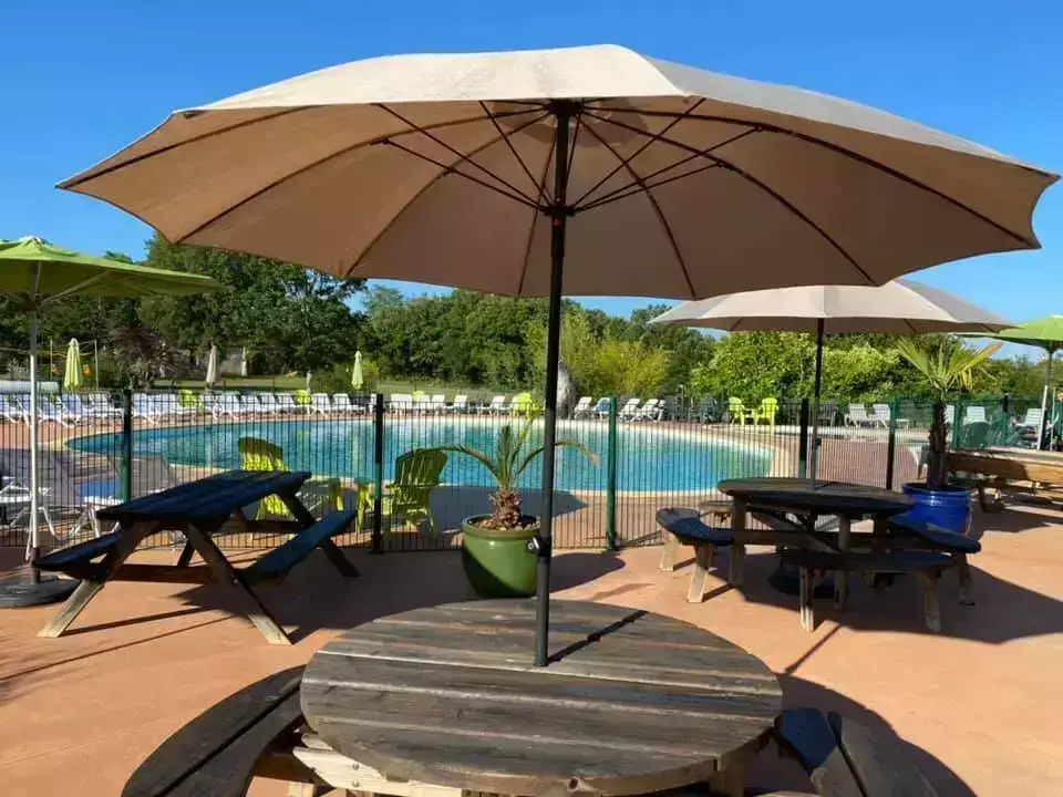 Piscina Camping Les Cigales