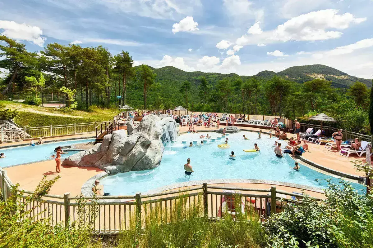 Piscina Camping Les Collines De Castellane - Rcn