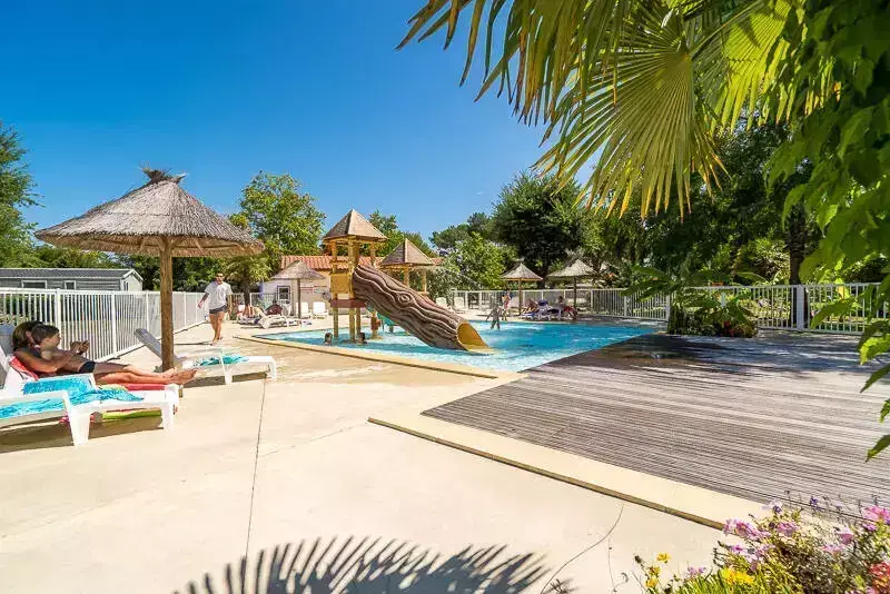Swimming pool Camping Les Ecureuils