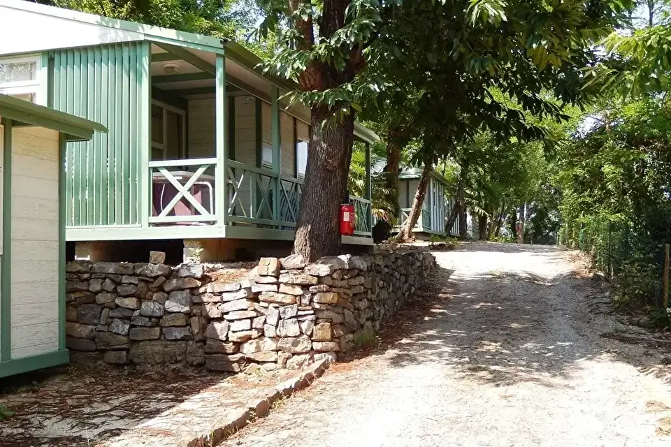 Camping Les Fauvettes