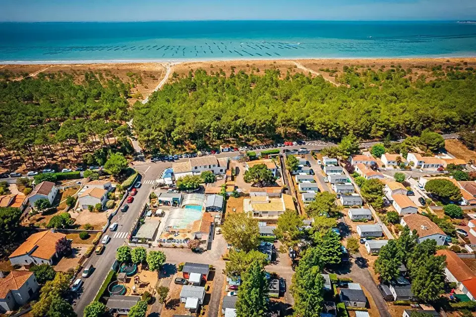 Camping Les Flots Bleus - Aloa Vacances