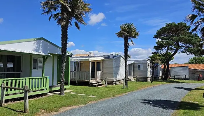 Camping Les Flots de l'Océan.