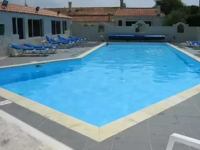 Plavecký bazén Camping Les Flots N°4