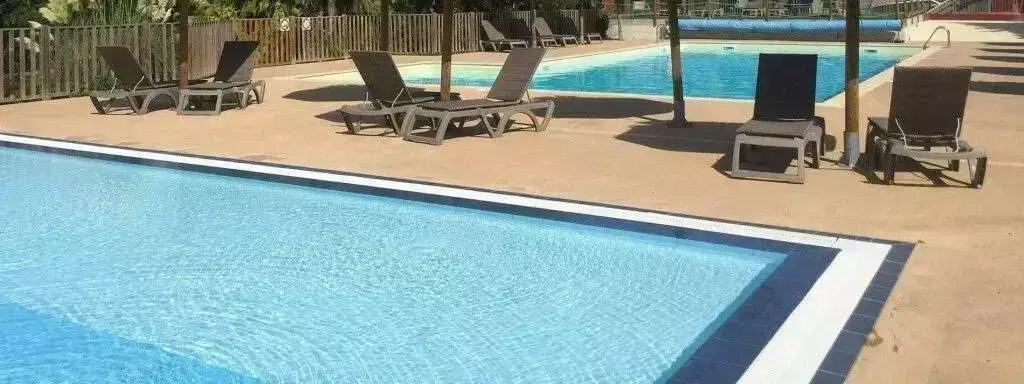 Piscina Camping Les Gorges du Chambon