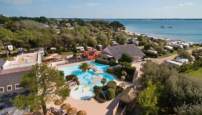 Camping Les Îles - Chadotel.