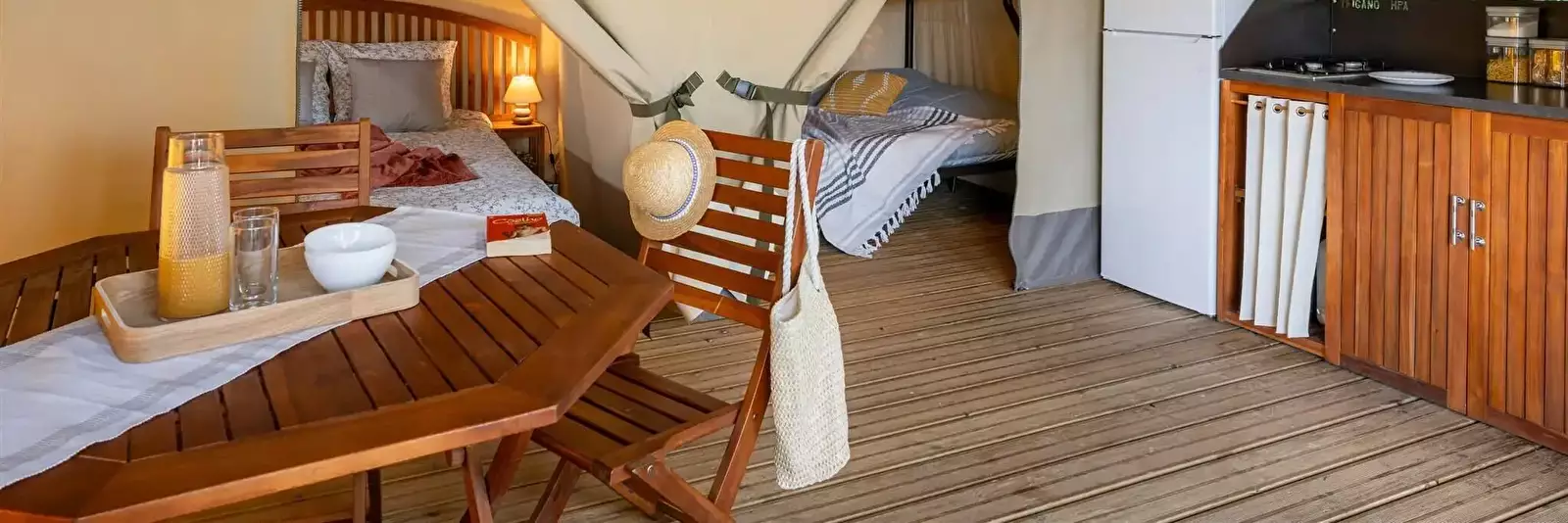 Interno tenda Camping Les Jardins De Kergal