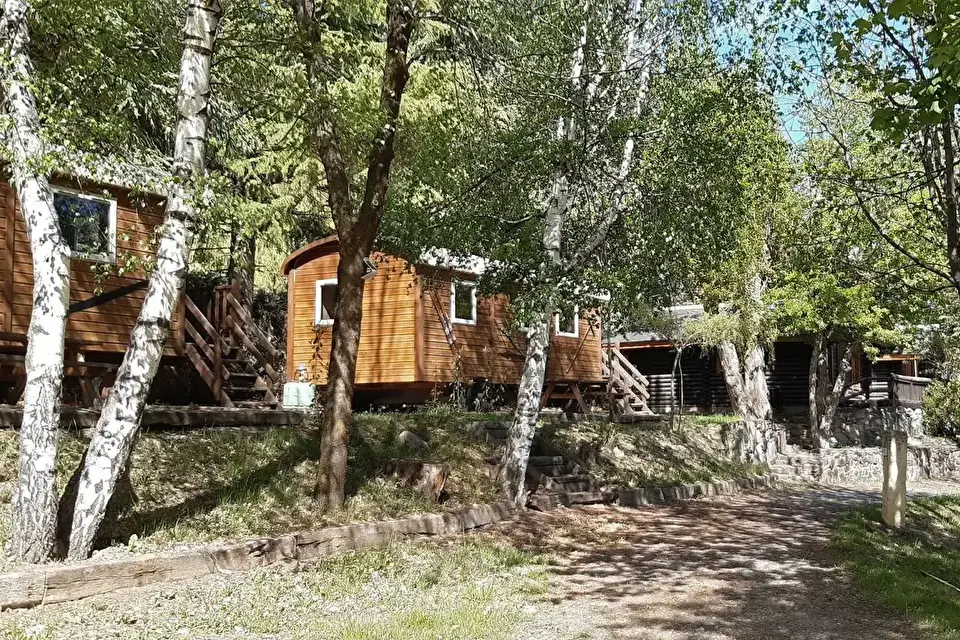 Camping les Jardins d'Estavar
