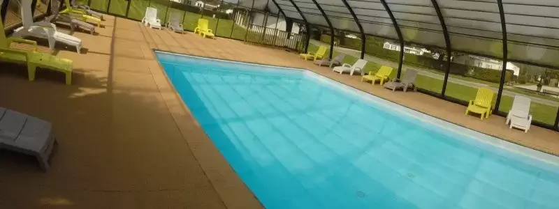 Binnenzwembad Camping Les Marguerites - Seasonova