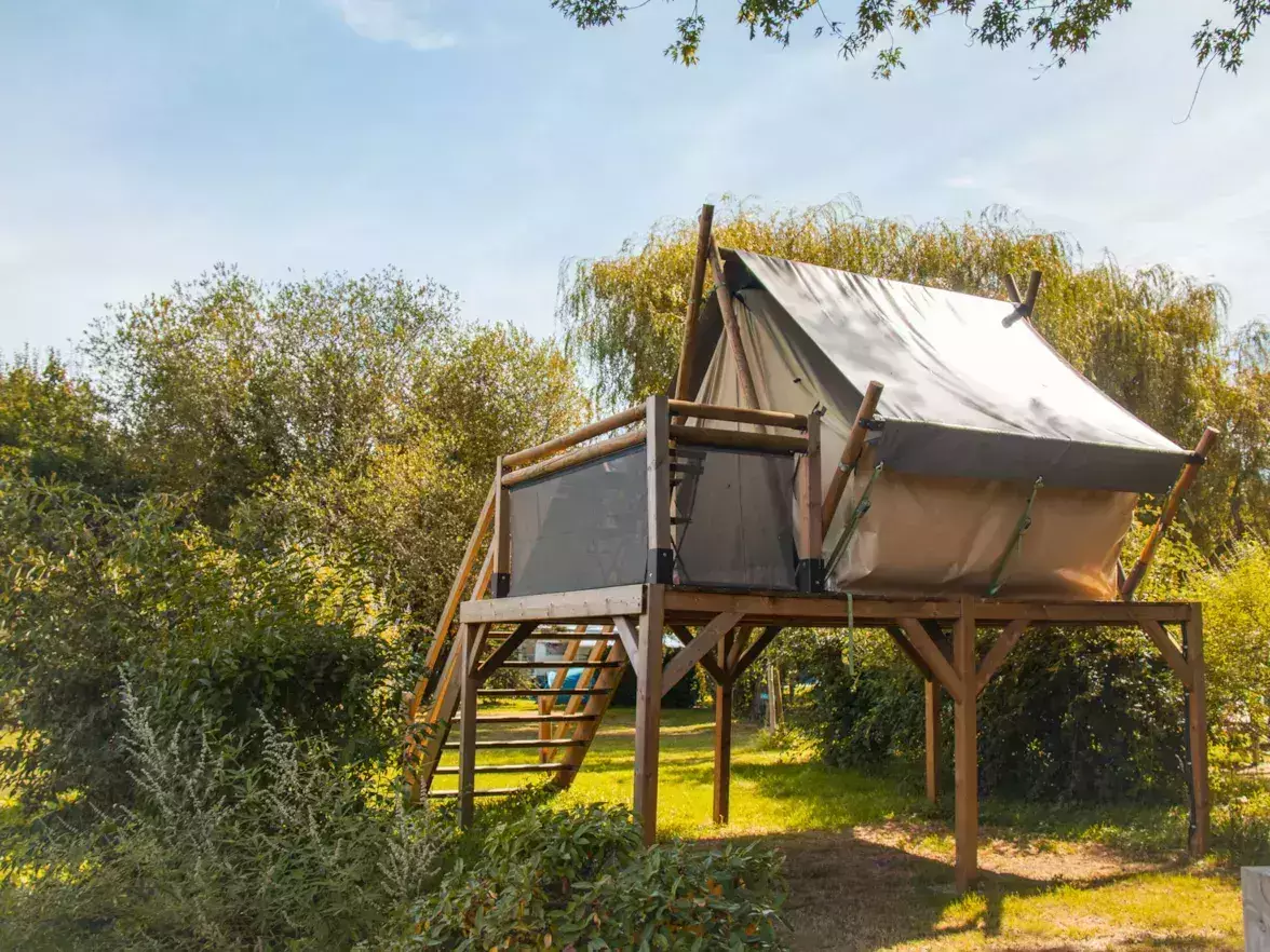 Bivak tent Camping Les Marguerites - Seasonova