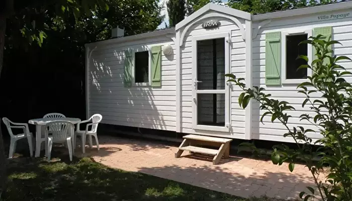 Camping Les Micocouliers