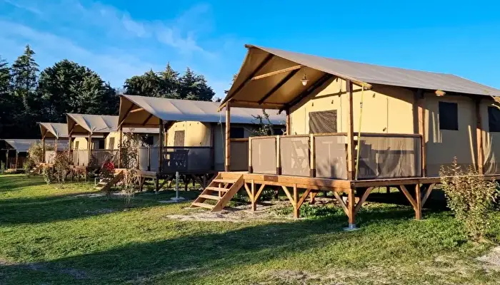 Camping Les Micocouliers.