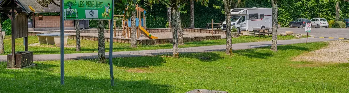 Parco giochi Camping Les Peupliers - Onlycamp