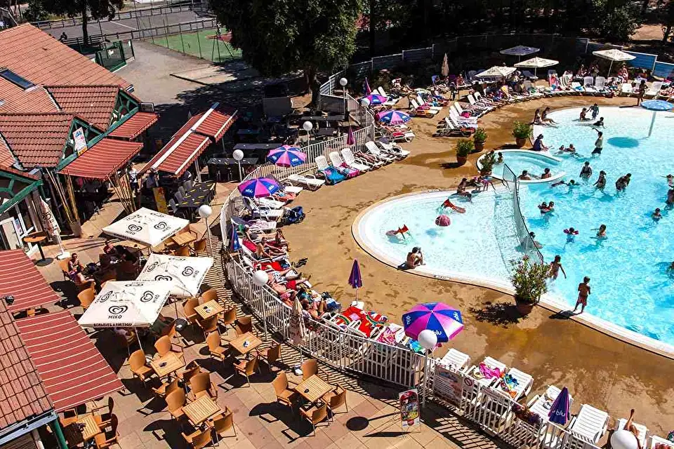Camping Les Pierres Couchees - Siblu