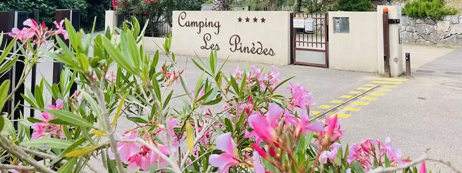 Ingresso Camping Les Pinèdes