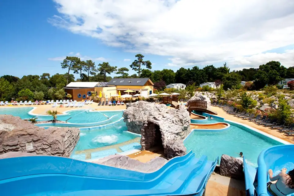 Camping Les Pins - Yelloh!