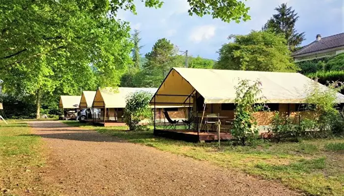 Camping Les Premières Vignes - Onlycamp.