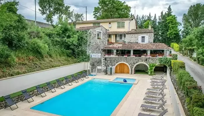 Camping Les Rives D'auzon.