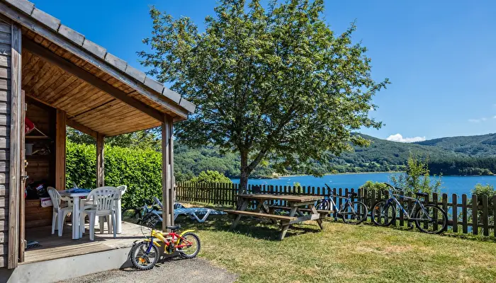 Camping Les Rives du Lac du Laouzas.