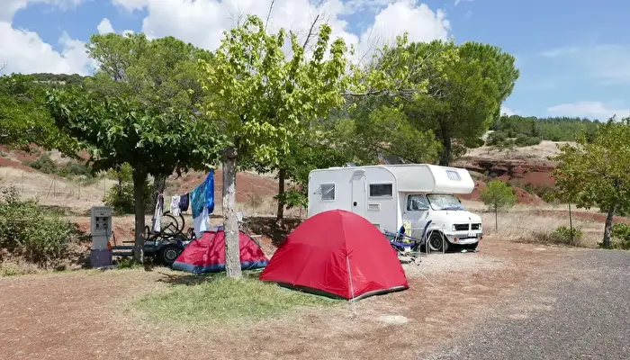 Camping Les Vailhés - Onlycamp.