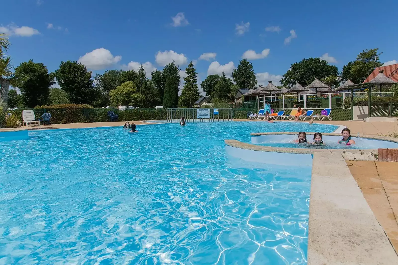 Piscina Camping L'Etang des Haizes