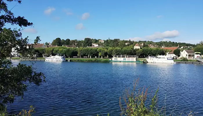 Camping L'Île d'Amour.