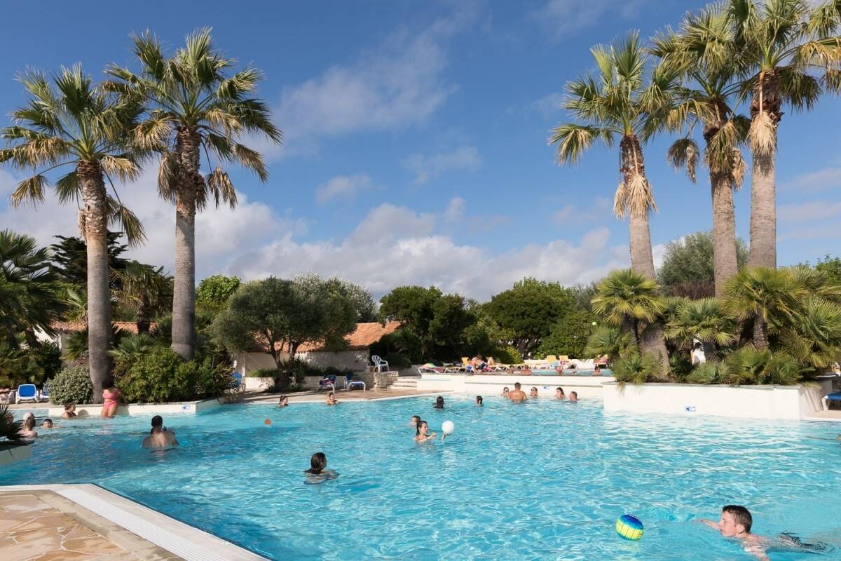 Camping l'Océan et Spa - Eden Villages in La Couarde-sur-Mer, France ...