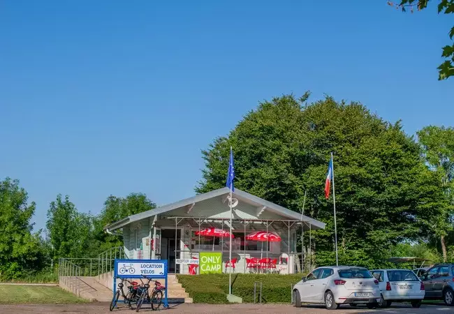 Reception office Camping Longue Rive - Onlycamp