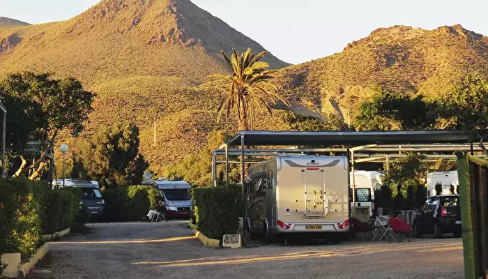 Camping Los Escullos.