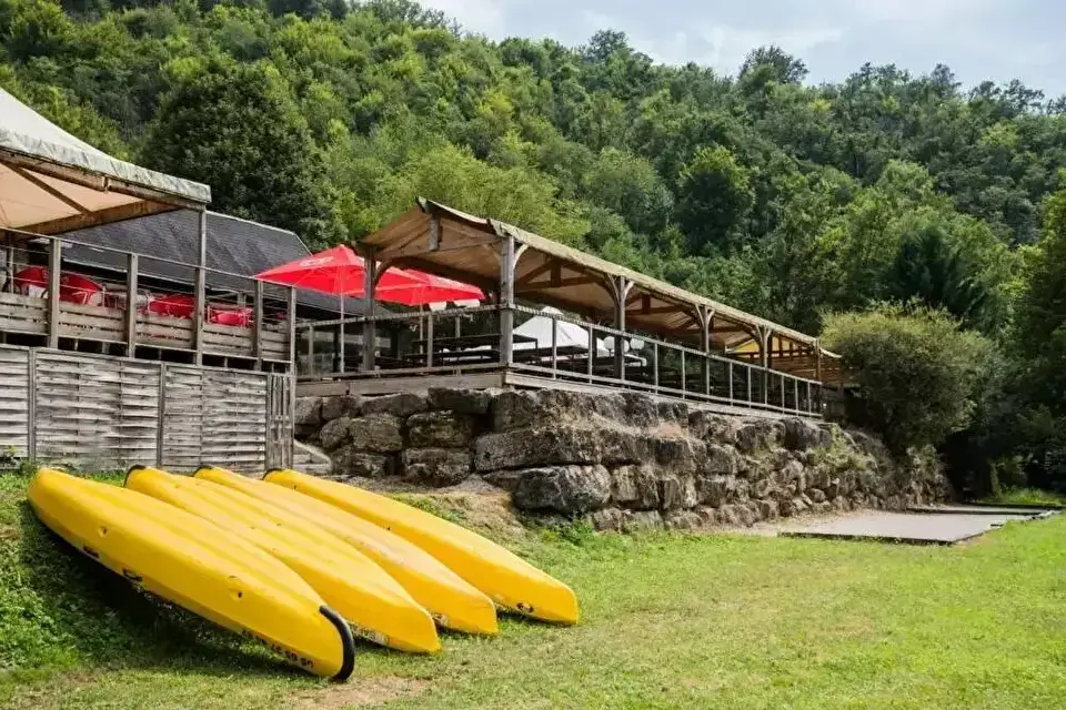 Camping maeva Escapades Le Lac de Laval-de-Cère