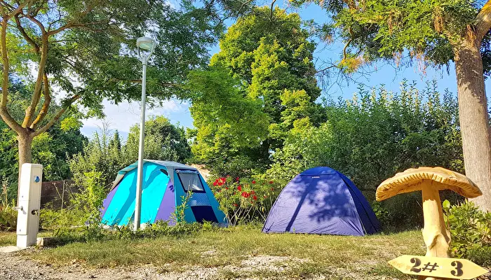Camping Municipal Porte des Alpilles.