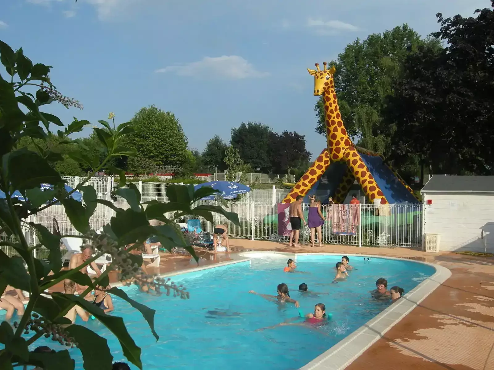 Swimming pool Camping Night&Day La Chevrette