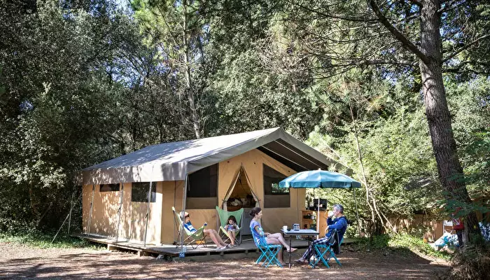 Camping Oléron Les Pins - Huttopia