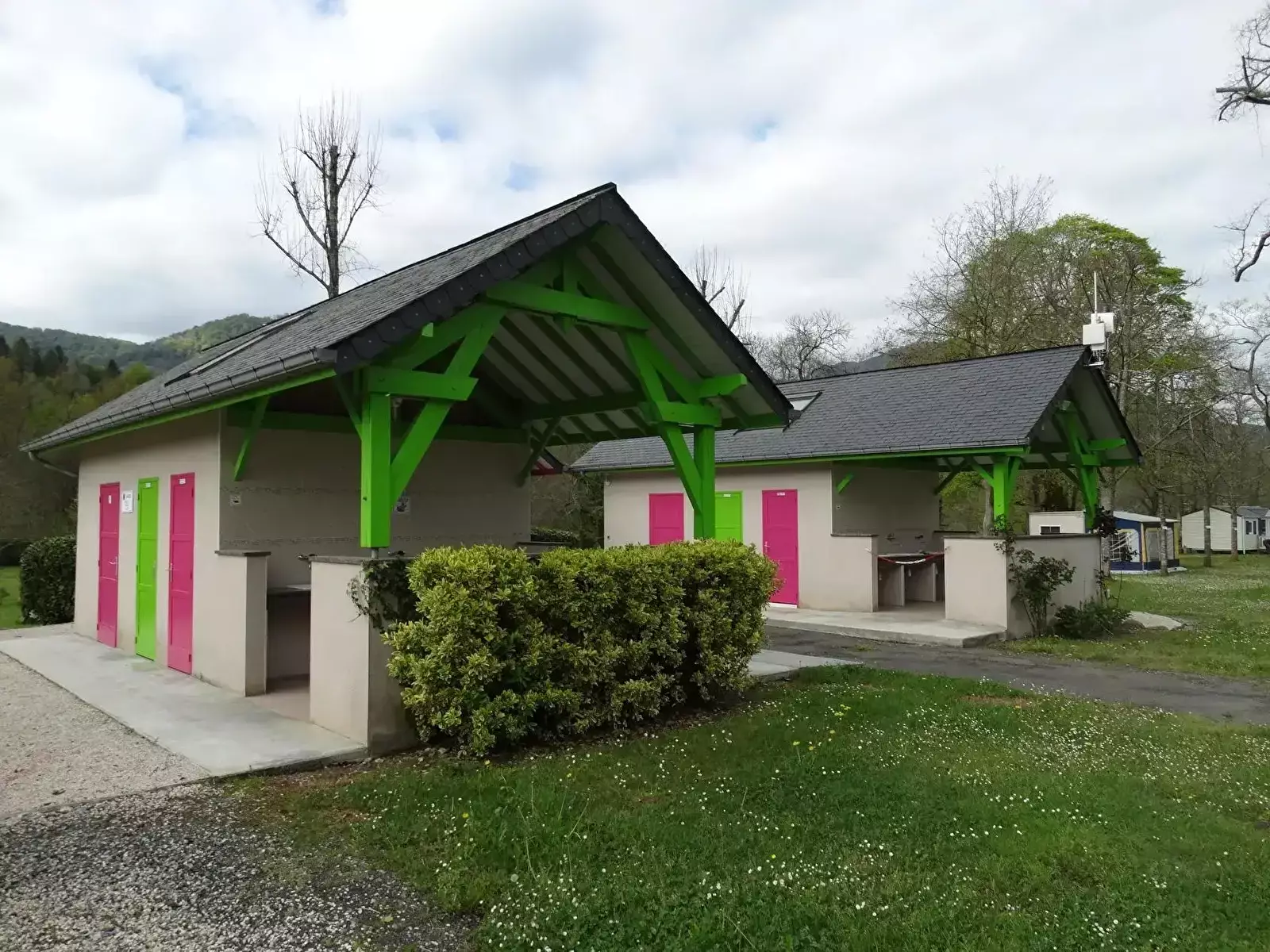 Chalet-Bungalow Camping Paradis á l'Ombre des Tilleuls