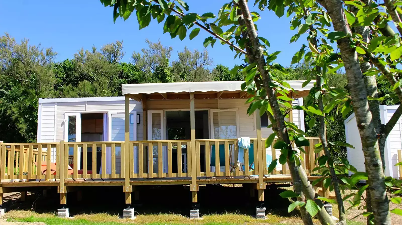 Chalet-Bungalow Camping Paradis De Ménez Bichen