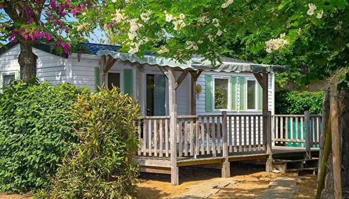 Camping Paradis La Pomme de Pin.