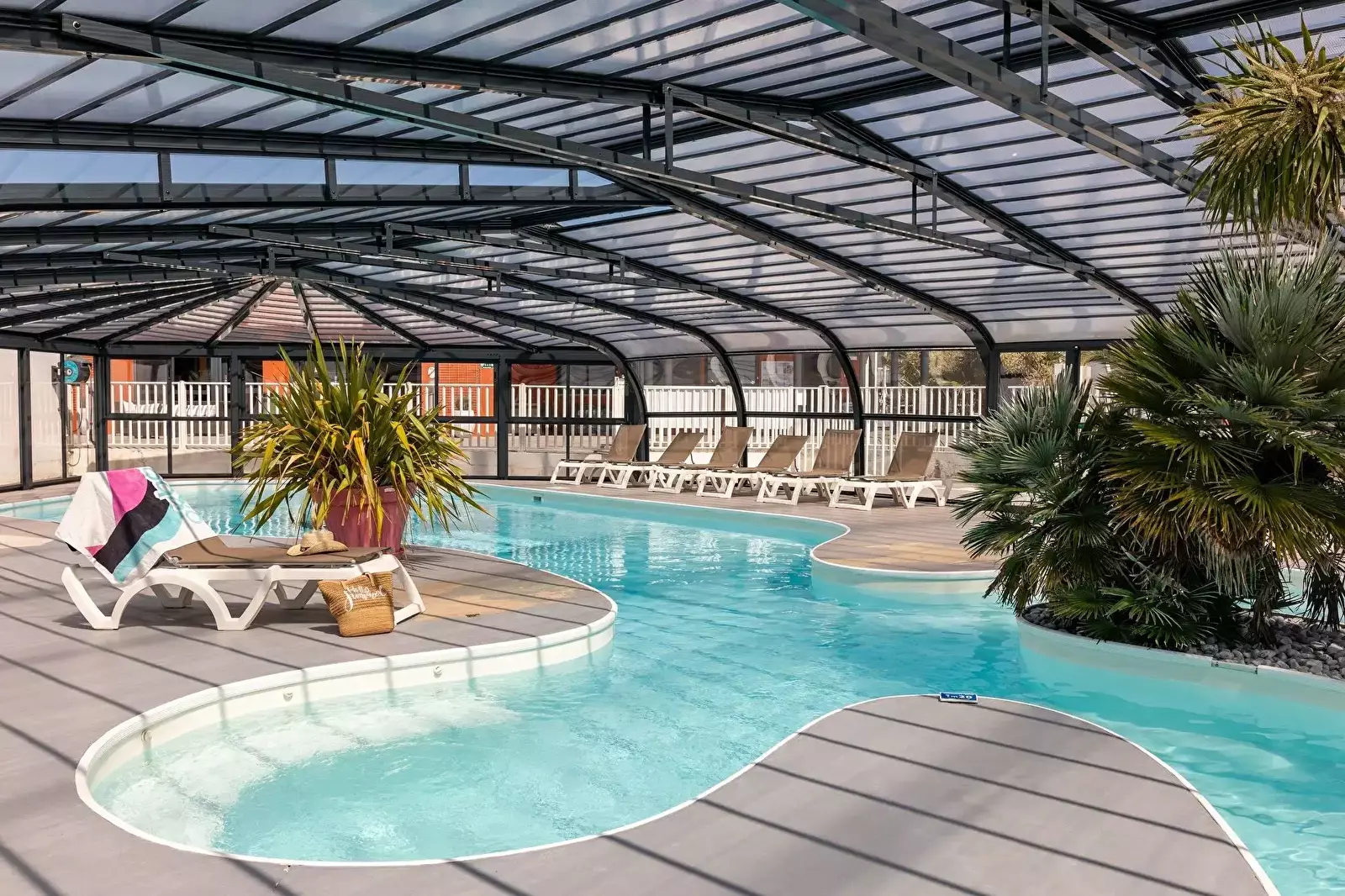 Piscina interna Camping Park Er Lann - Oléla