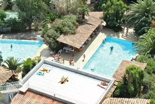 Swimming pool Camping Pitrera Village