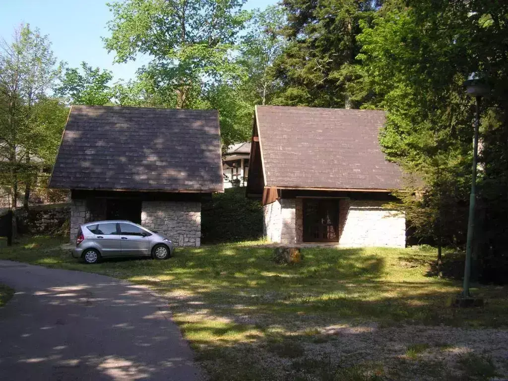 Cottage-Holiday Home Camping Pivka Jama