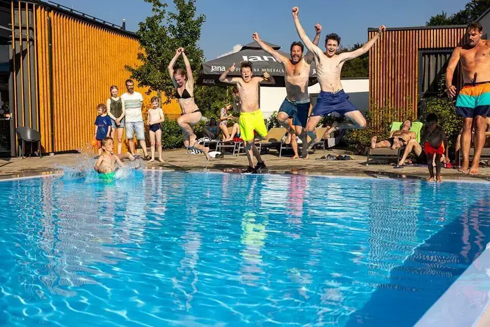 Plavecký bazén Camping Plitvice