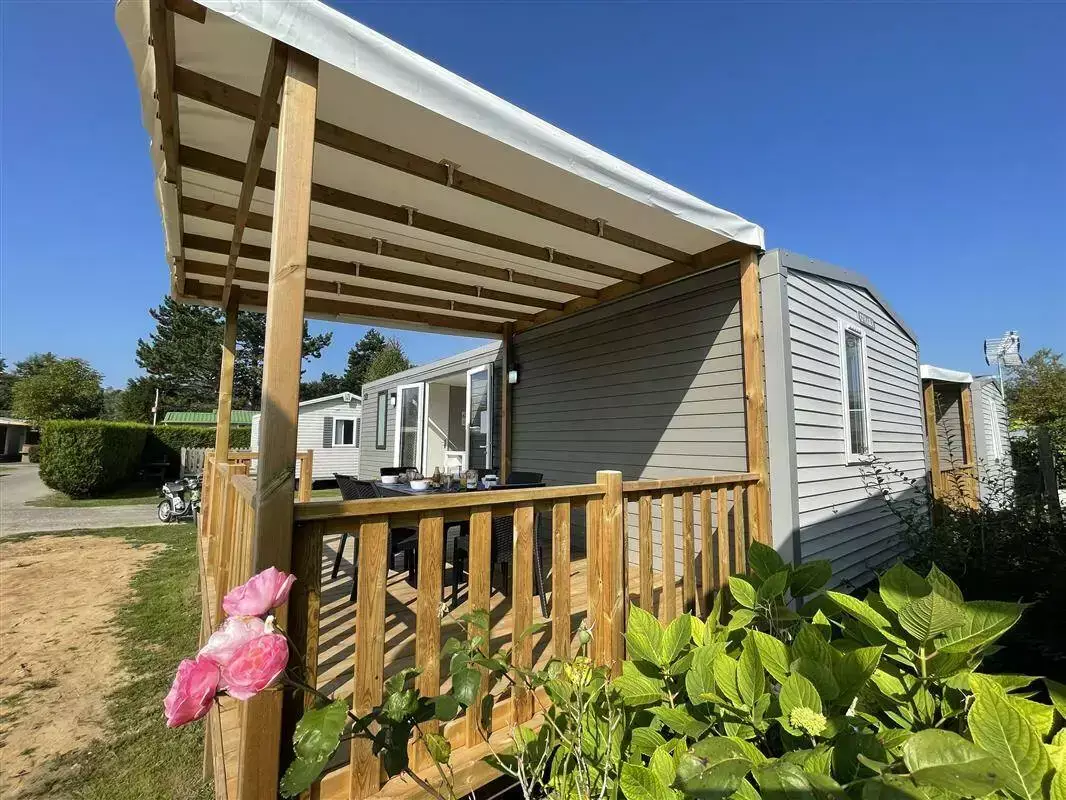 Hytte-Bungalow Camping Pomme De Pin