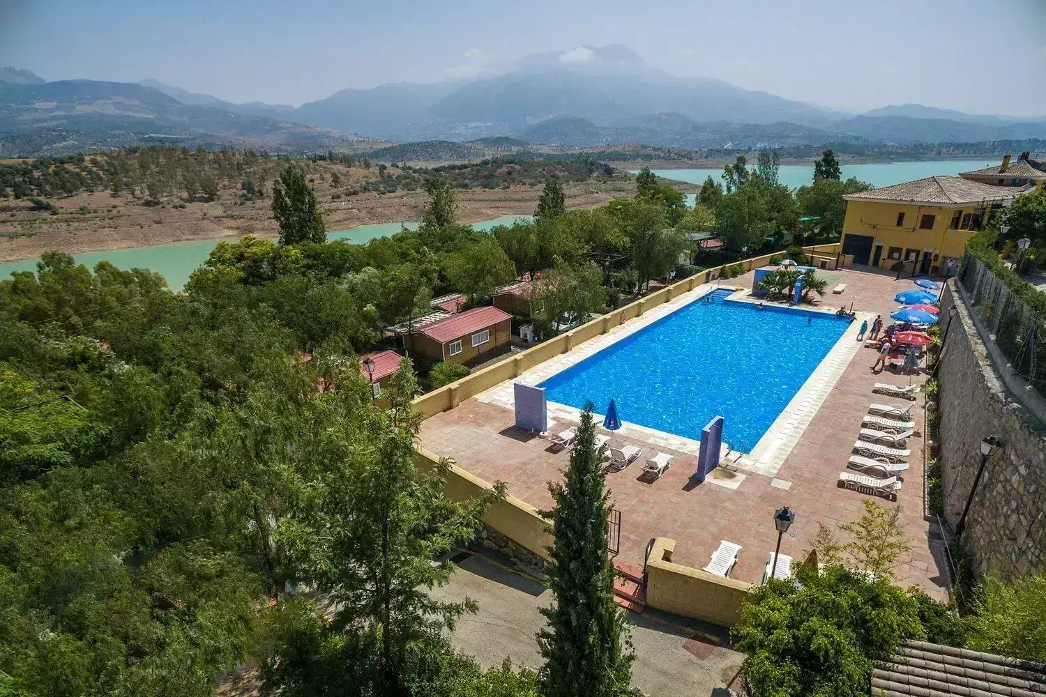 Piscina Camping Presa La Viñuela