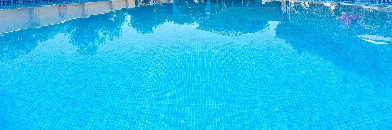 Piscina Camping Presa La Viñuela