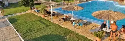 Piscina Camping Proti
