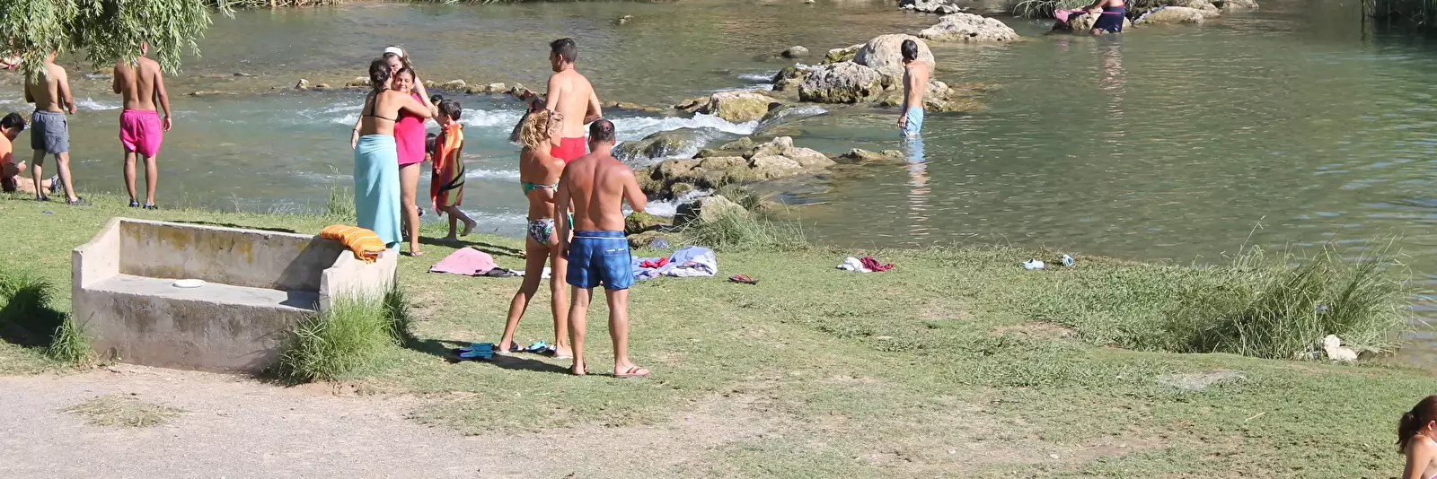 Zwemmen in rivier Camping Río Turia Bugarra