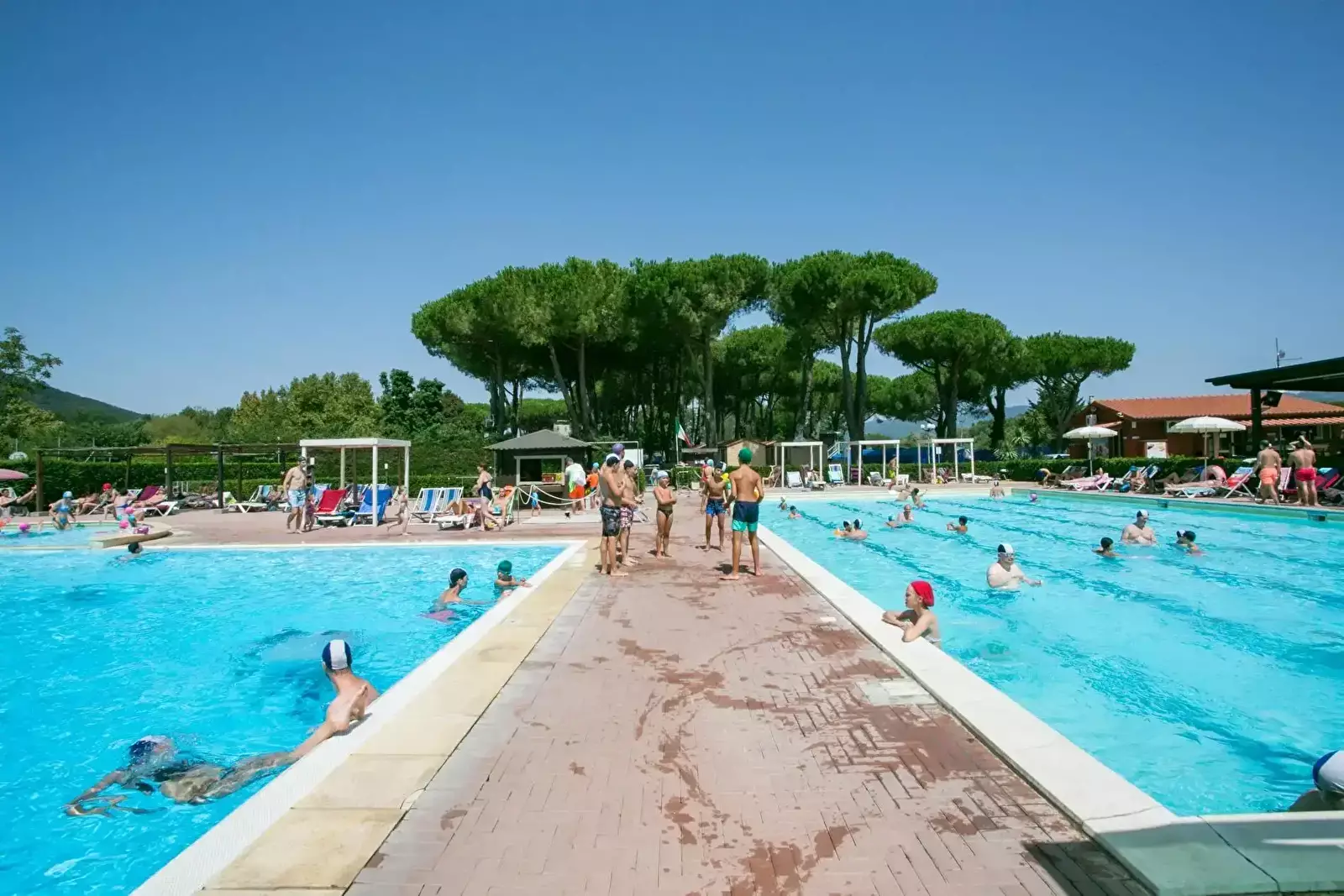 Basen Camping River