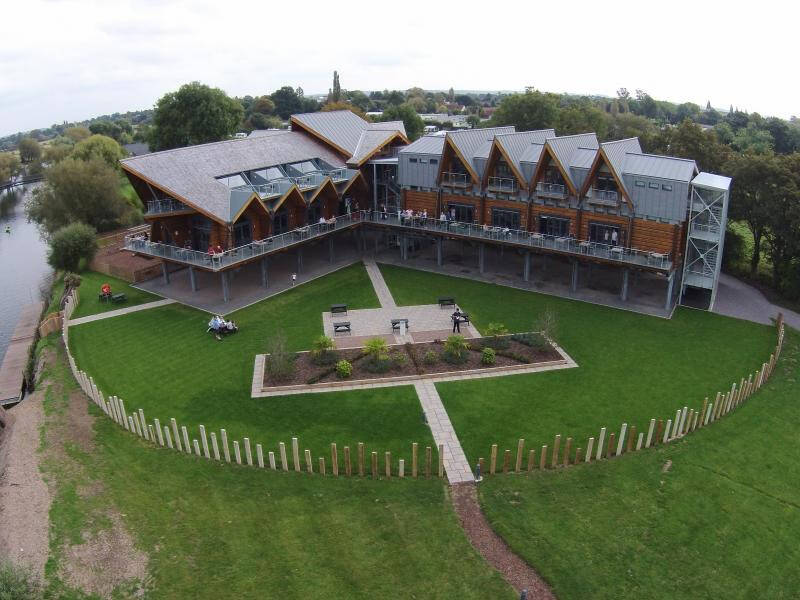 Camping Riverside in StratforduponAvon, UK (2023)