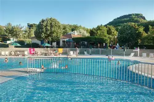 Piscina Camping Royat - Huttopia