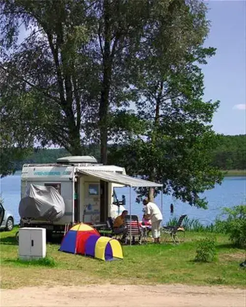 wir sind camper Wir sind die Geilsten Camper hier – Camping Spruch Damen main image 1